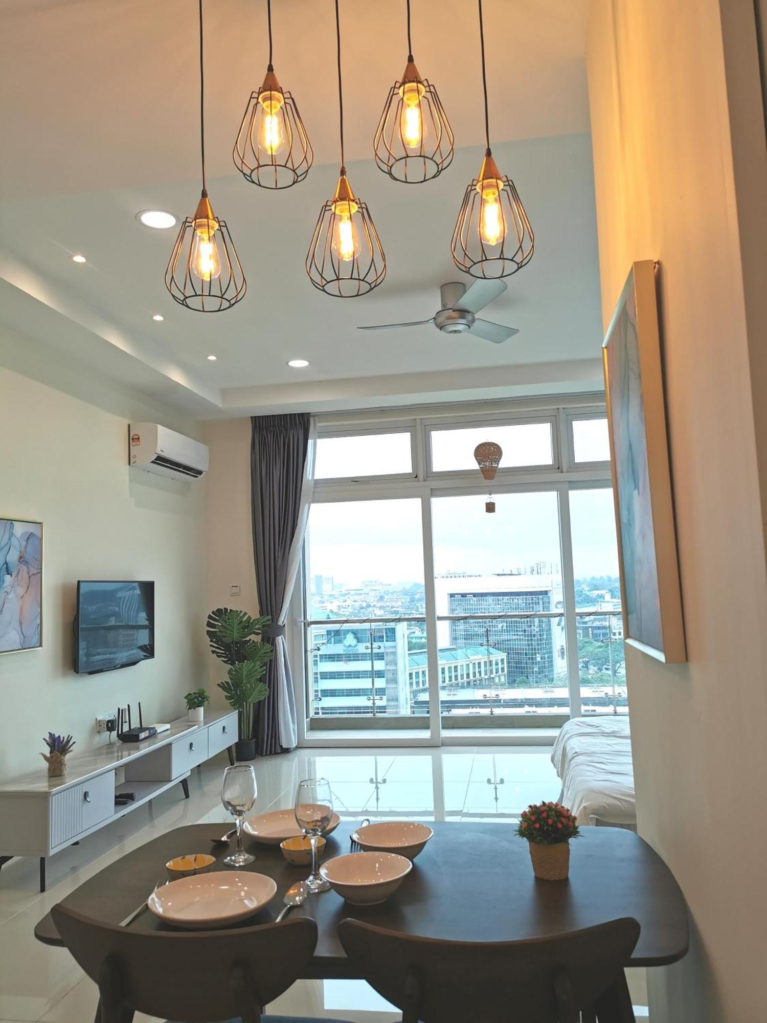 Cozzzy Hut @ Riverine Diamond 쿠칭 외부 사진